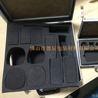 海綿內托對各行各業(yè)產品起到絕緣、密封、防震、防塵、填充、隔音、固定，能夠保護包裝產品在運輸過程中安然無恙，起到保護產品的一個作用，同時可以美化產品，提升產品檔次。